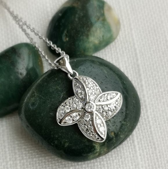 NEW, Sterling Silver CZ plumeria flower  pendant necklace - Picture 1 of 7
